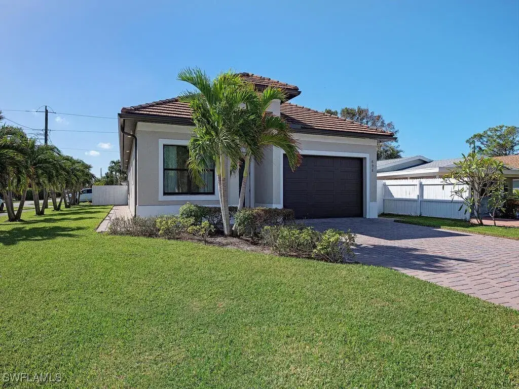 Picture of 698 103Rd Ave N, Naples, FL 34108