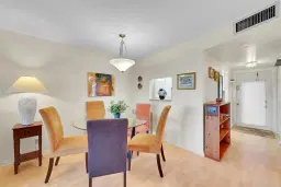 Picture of 9621 Sunrise Lakes Blvd 301, Sunrise, FL 33322