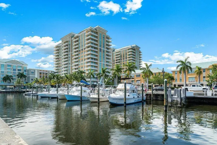 Picture of 700 E Boynton Beach Boulevard 1204, Boynton Beach FL 33435
