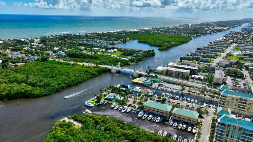 Picture of 700 E Boynton Beach Boulevard 1204, Boynton Beach FL 33435