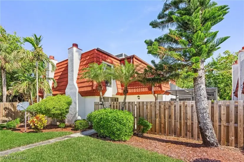 Picture of 11822 Quail Run Dr, Fort Myers FL 33908