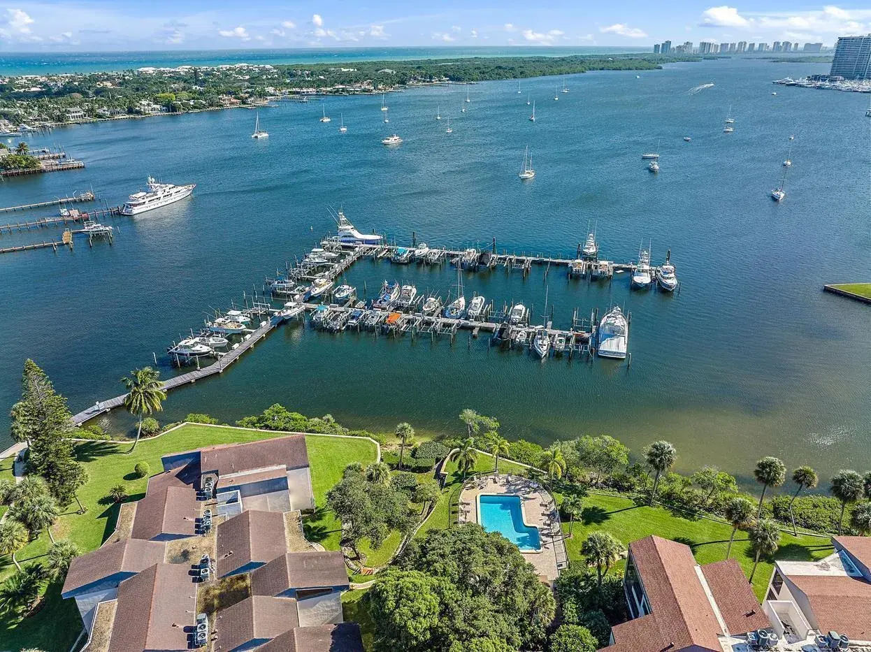 Picture of 11258 Twelve Oaks Way, North Palm Beach, FL 33408