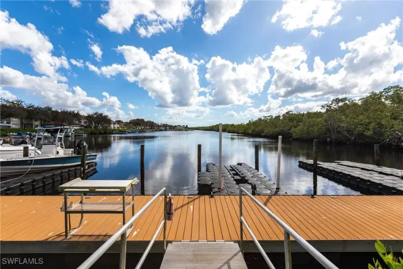 Picture of 290 Newport Dr 107, Naples FL 34114