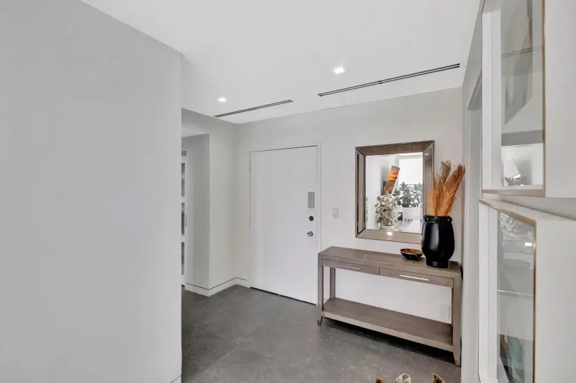 Picture of 5660 Collins Avenue 21C, Miami Beach FL 33140