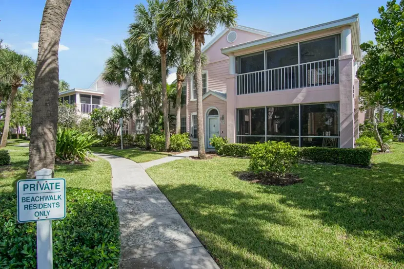 Picture of 411 NE Plantation Road 517, Stuart FL 34996