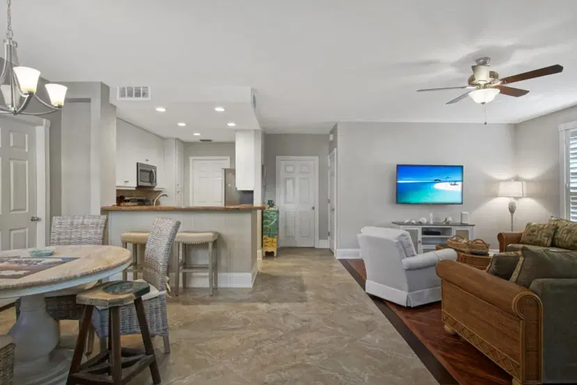 Picture of 411 NE Plantation Road 517, Stuart FL 34996