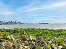 Picture of 330 Kon Tiki Dr B3, Naples, FL 34113