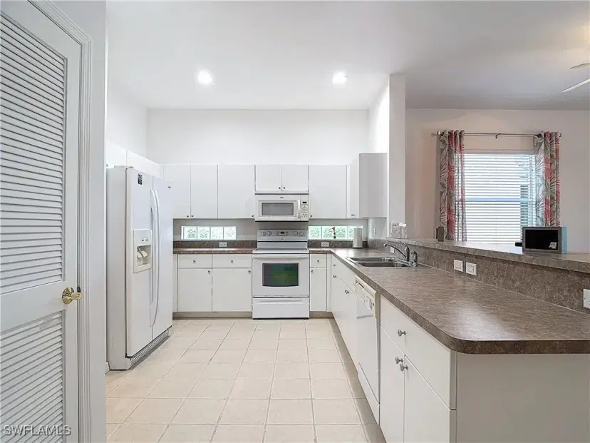 Picture of 2505 Keystone Lake Dr, Cape Coral FL 33909