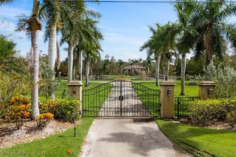 Picture of 15261 N Pebble Ln, Fort Myers FL 33912