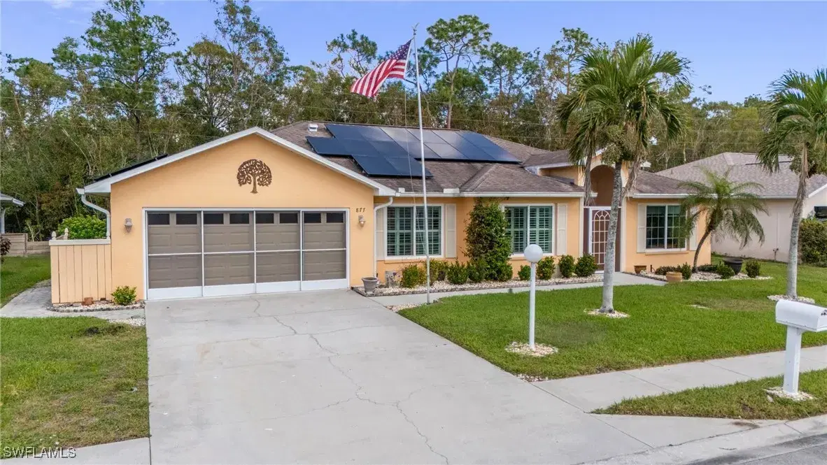 Picture of 877 Charlemagne Blvd, Naples, FL 34112
