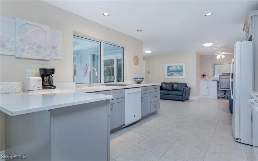 Picture of 5624 De Soto Ct, Cape Coral FL 33904