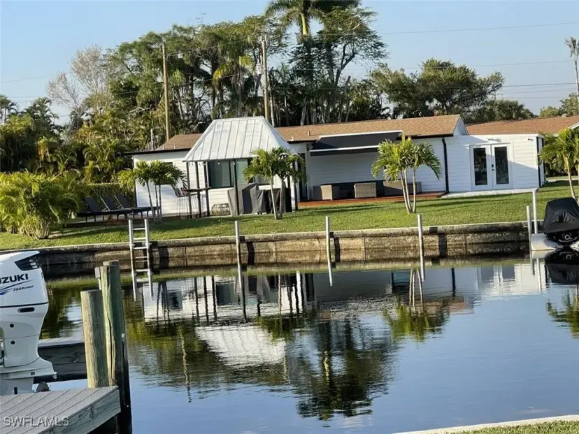 Picture of 421 Cross St, North Fort Myers FL 33903
