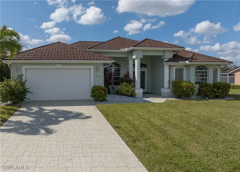 Picture of 1524 SW 4Th Ct, Cape Coral FL 33991