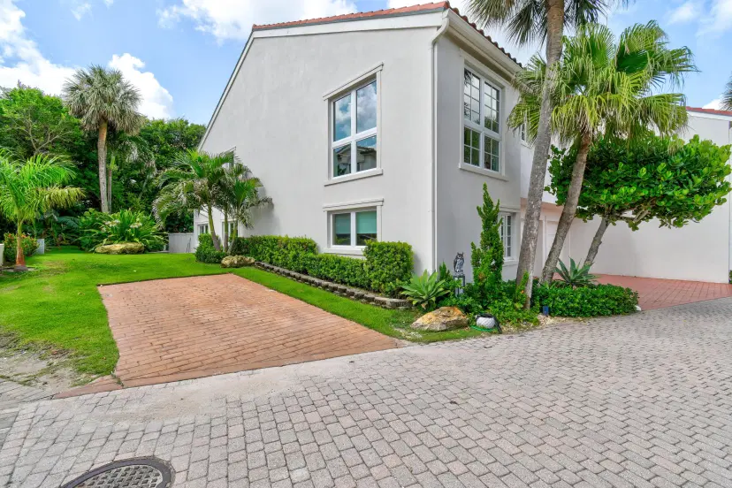 Picture of 220 Celestial Way 7, Juno Beach FL 33408