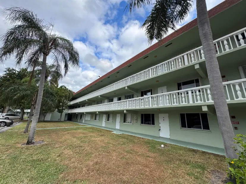 Picture of 3100 Springdale Boulevard 115, Palm Springs FL 33461