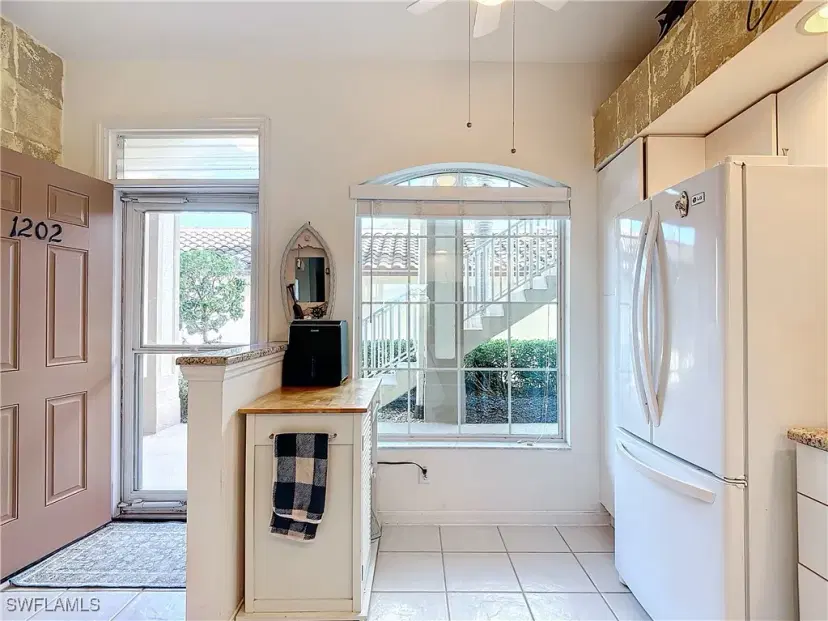 Picture of 162 Newport Dr 1202, Naples FL 34114