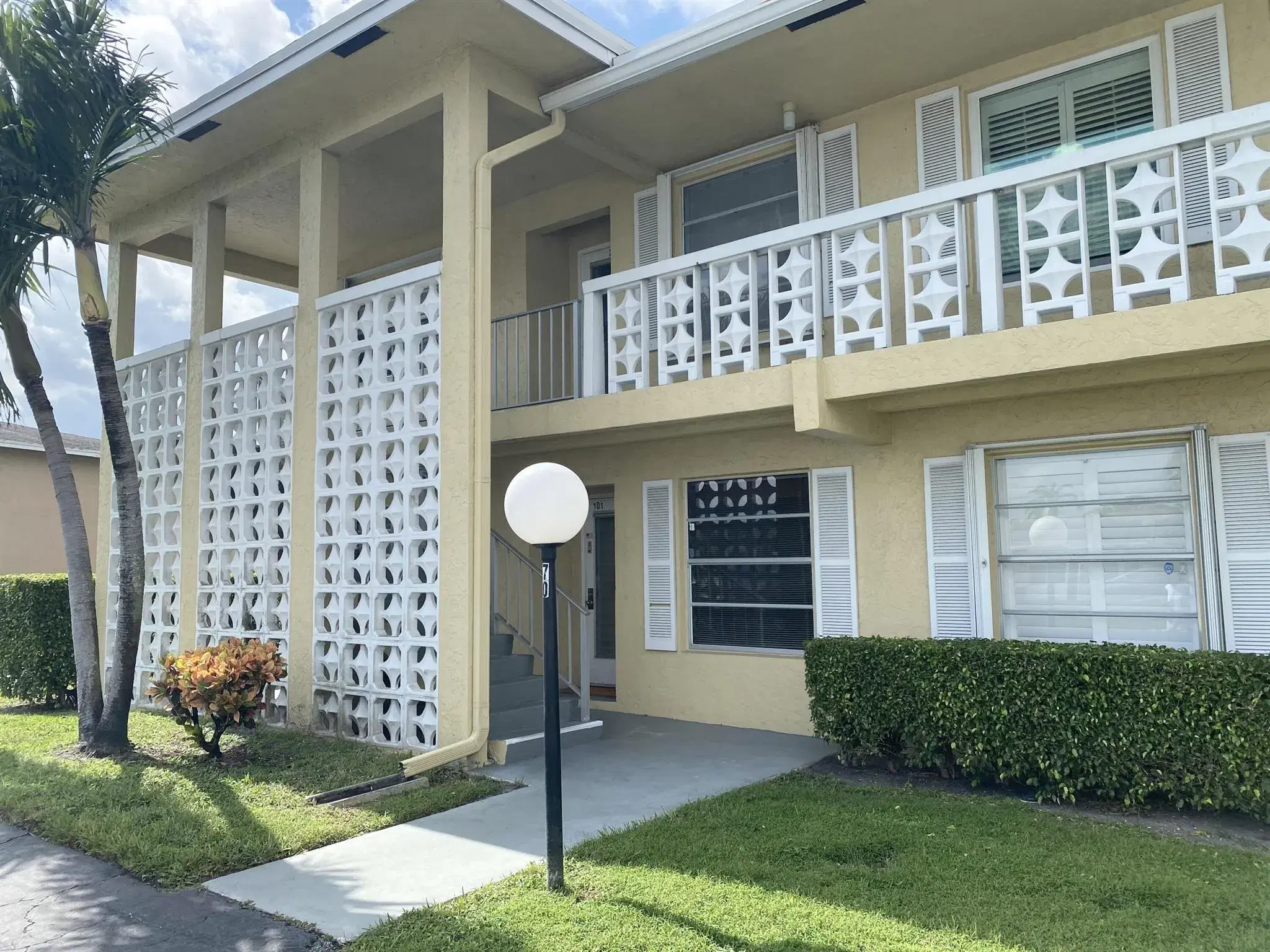 Picture of 1141 Violet Terrace 101, Delray Beach, FL 33445