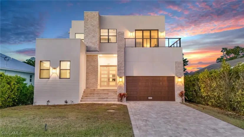 Picture of 107 W Hilo St, Naples FL 34113