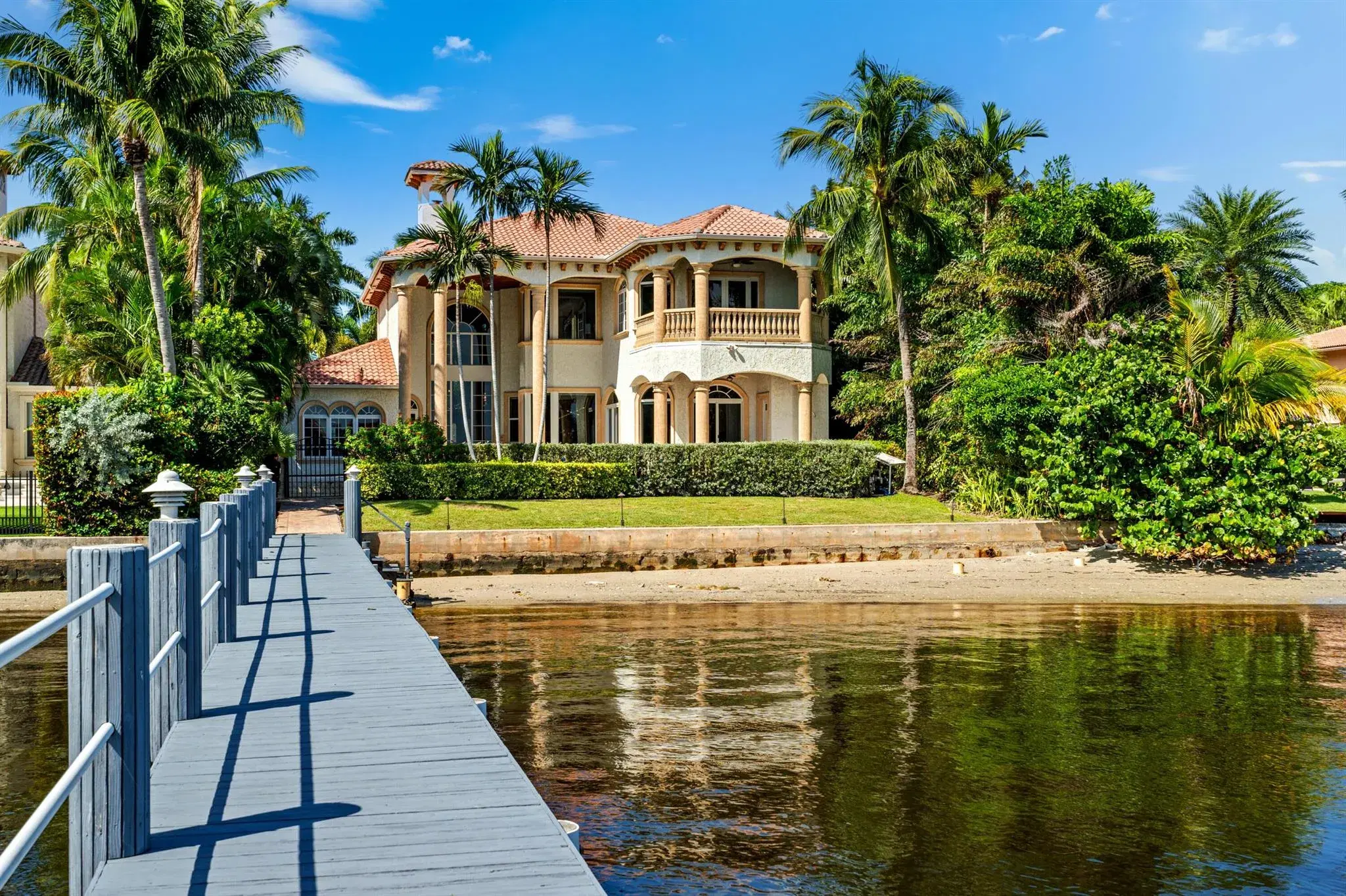 Picture of 318 S Lake Drive, Lantana, FL 33462