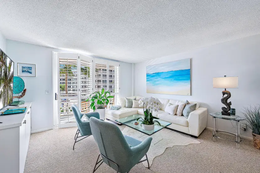 Picture of 139 Sunrise Avenue 306, Palm Beach FL 33480