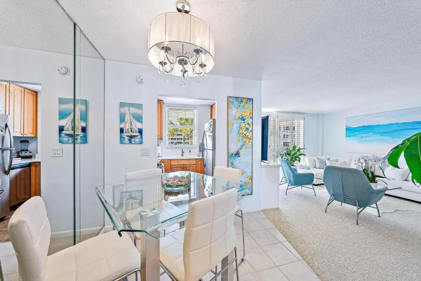 Picture of 139 Sunrise Avenue 306, Palm Beach FL 33480