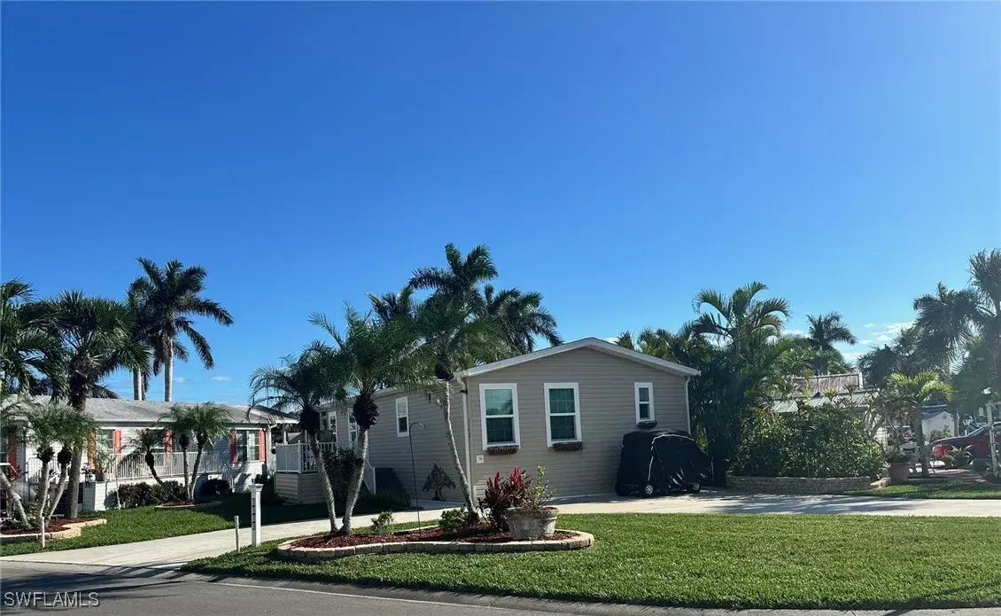 Picture of 1113 Diamond Lake Cir, Naples, FL 34114