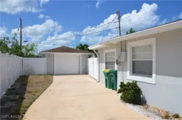 Picture of 616 104Th Ave N, Naples, FL 34108