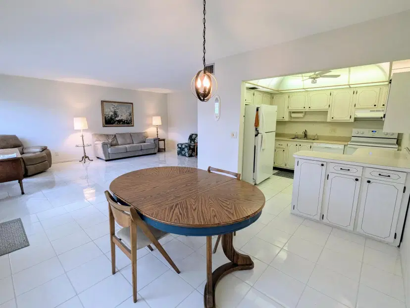 Picture of 313 Wellington M, West Palm Beach FL 33417