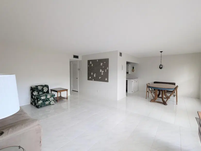 Picture of 313 Wellington M, West Palm Beach FL 33417