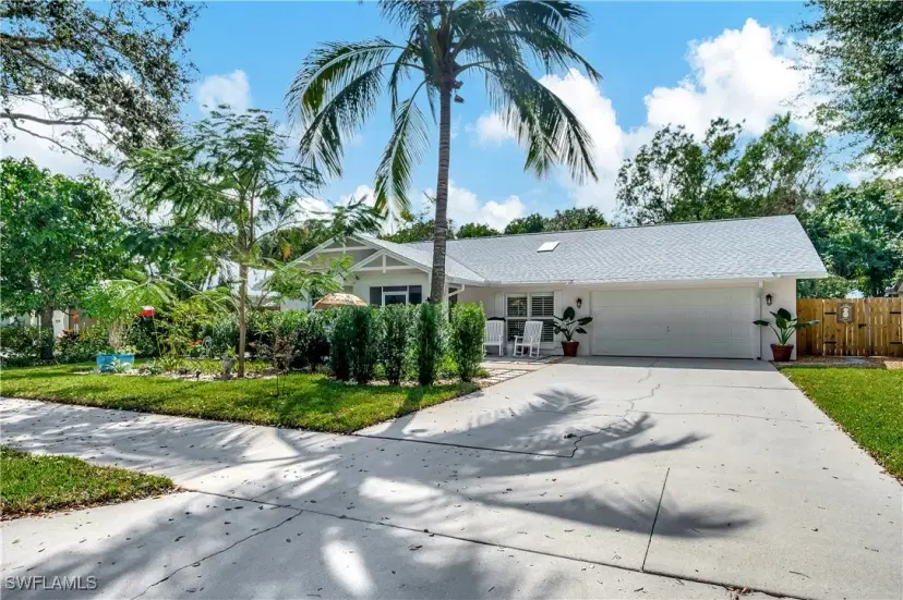 Picture of 2512 River Reach Dr, Naples FL 34104