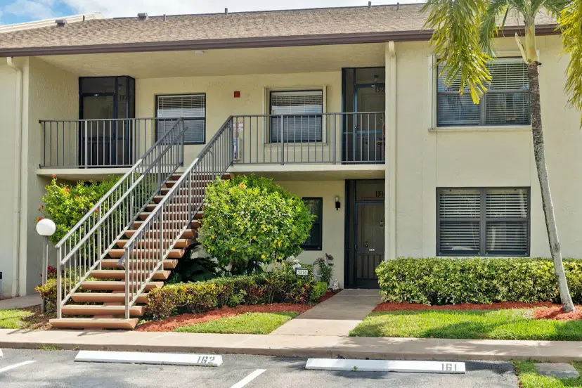 Picture of 7926 Willow Spring Drive 1324, Lake Worth FL 33467