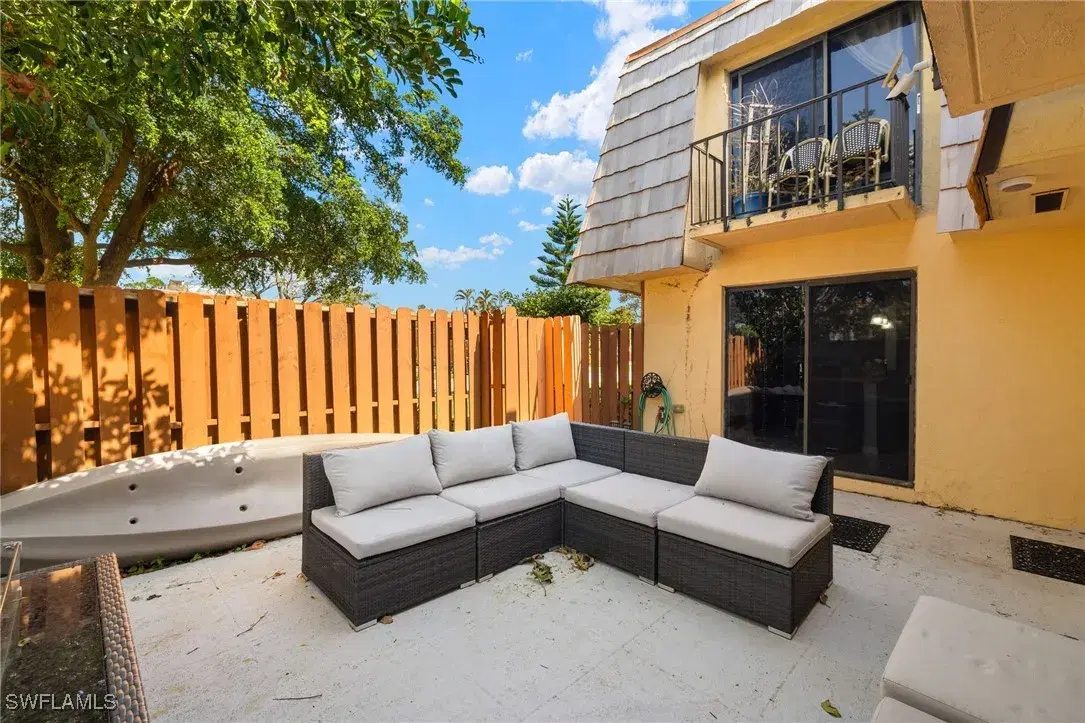Picture of 1708 Park Meadows Dr 4, Fort Myers, FL 33907