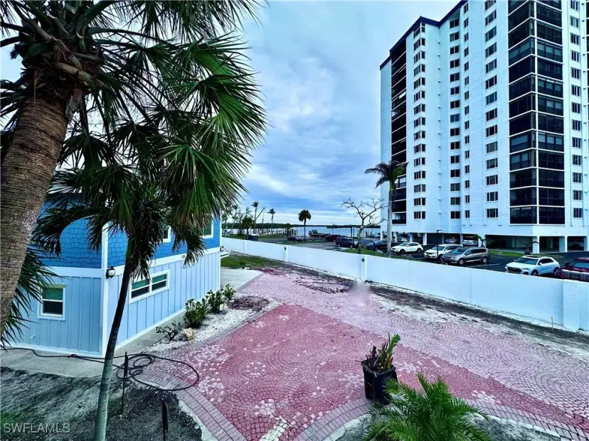 Picture of 125 Gulfview Ave, Fort Myers Beach FL 33931