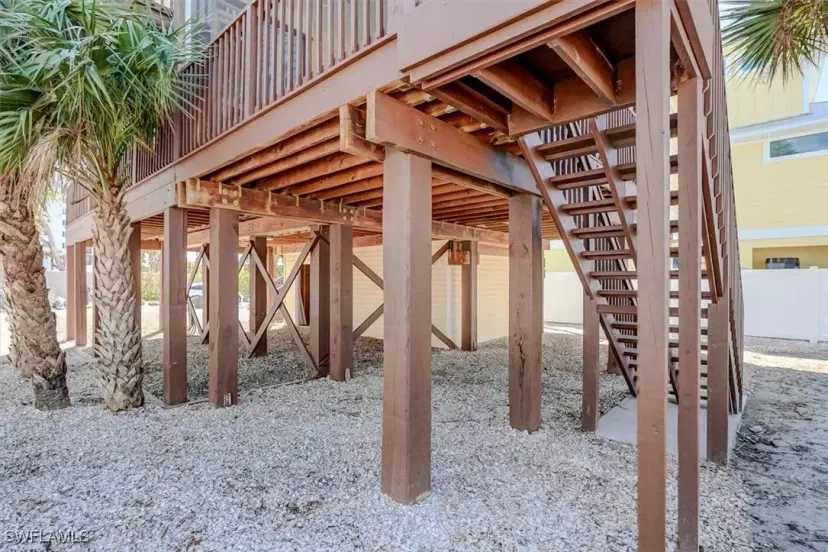 Picture of 125 Gulfview Ave, Fort Myers Beach FL 33931