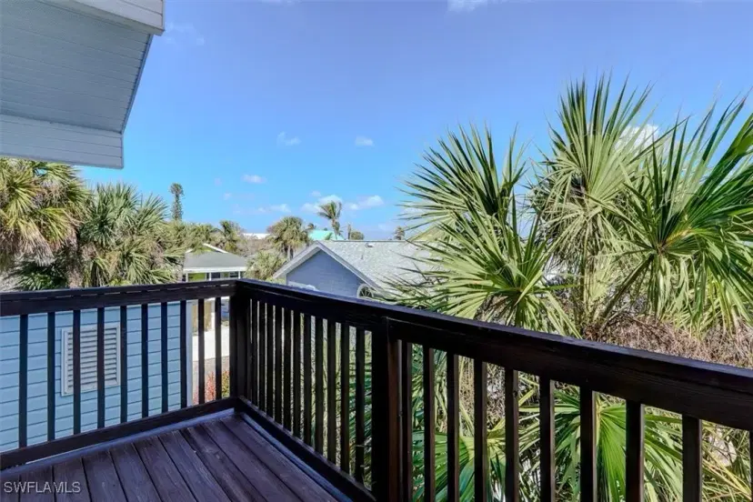 Picture of 125 Gulfview Ave, Fort Myers Beach FL 33931