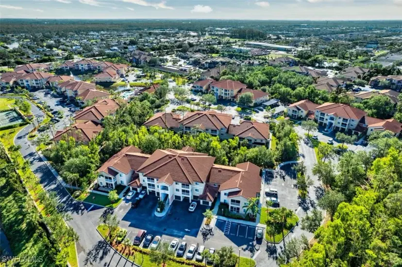 Picture of 13141 Bella Casa Cir 2172, Fort Myers FL 33966