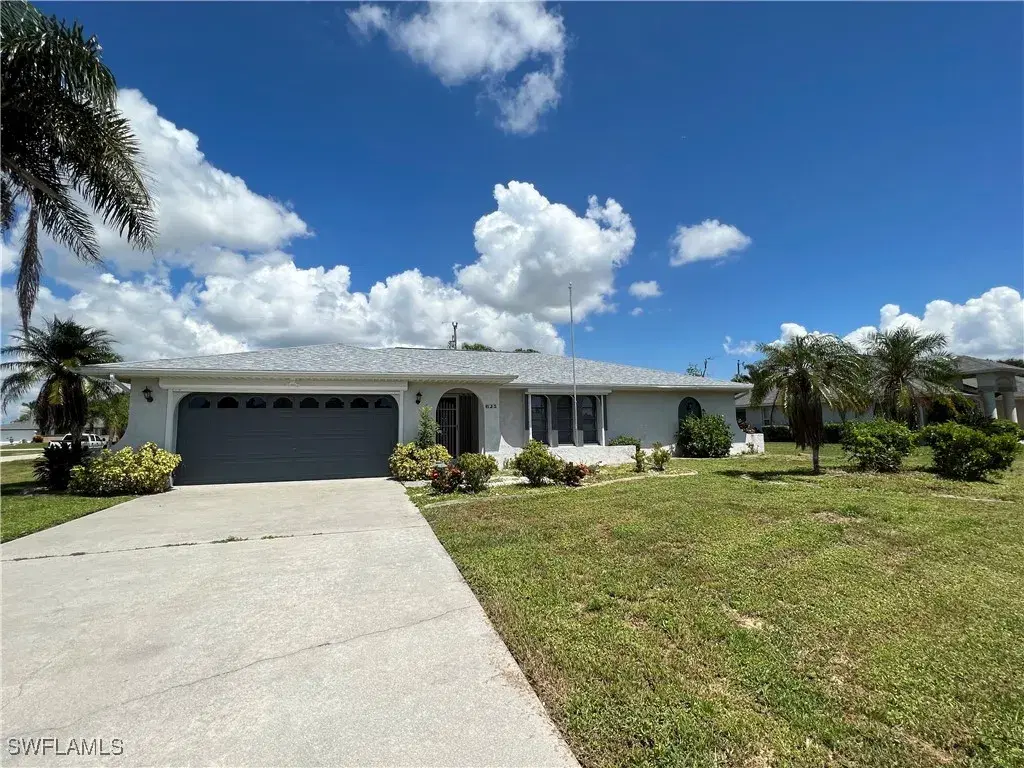Picture of 625 SE 35Th Ter, Cape Coral, FL 33904