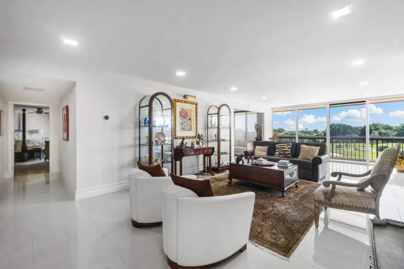 Picture of 1900 Consulate Place 203, West Palm Beach FL 33401