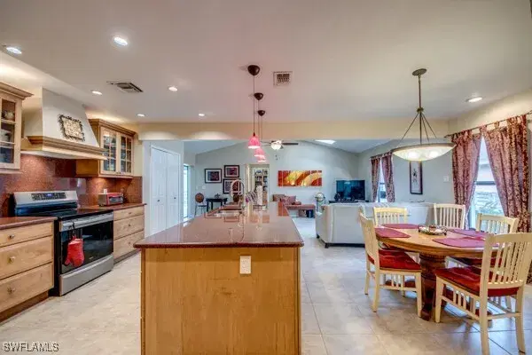 Picture of 697 Astarias Cir, Fort Myers FL 33919