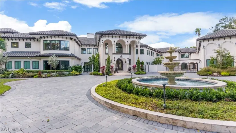 Picture of 13323 Rosewood Ln, Naples FL 34119