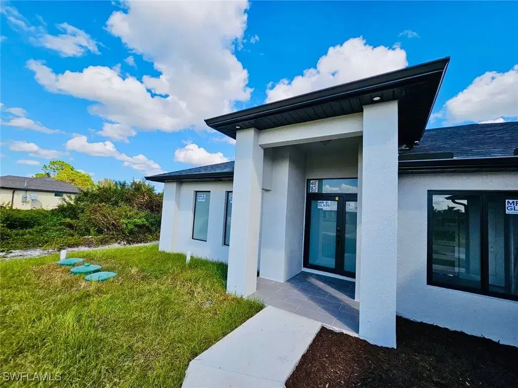 Picture of 426 Picturesque Ave, Lehigh Acres, FL 33974
