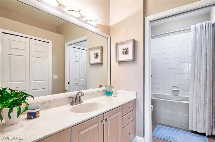 Picture of 5923 Sand Wedge Ln 1901, Naples FL 34110