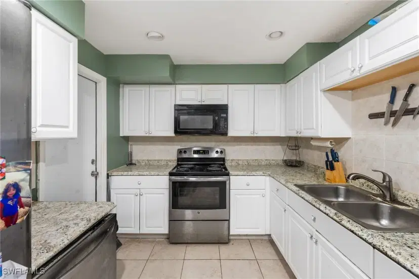 Picture of 313 SE 14Th Ter, Cape Coral FL 33990