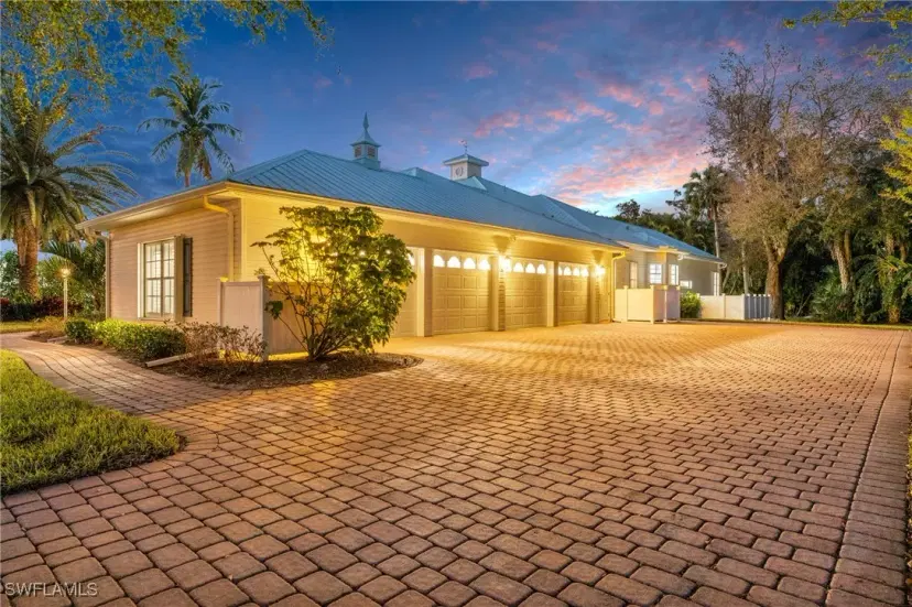 Picture of 12410 Coconut Creek Ct, Fort Myers FL 33908