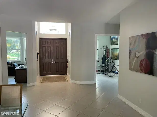 Picture of 940 11Th St Sw, Naples FL 34117