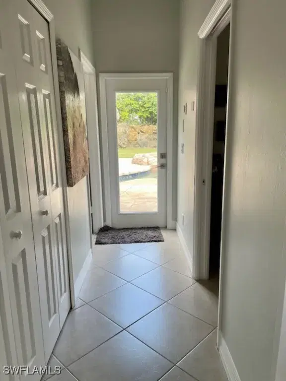 Picture of 940 11Th St Sw, Naples FL 34117