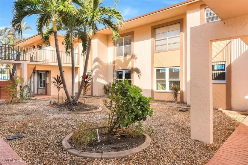 Picture of 16881 Davis Rd 624, Fort Myers FL 33908