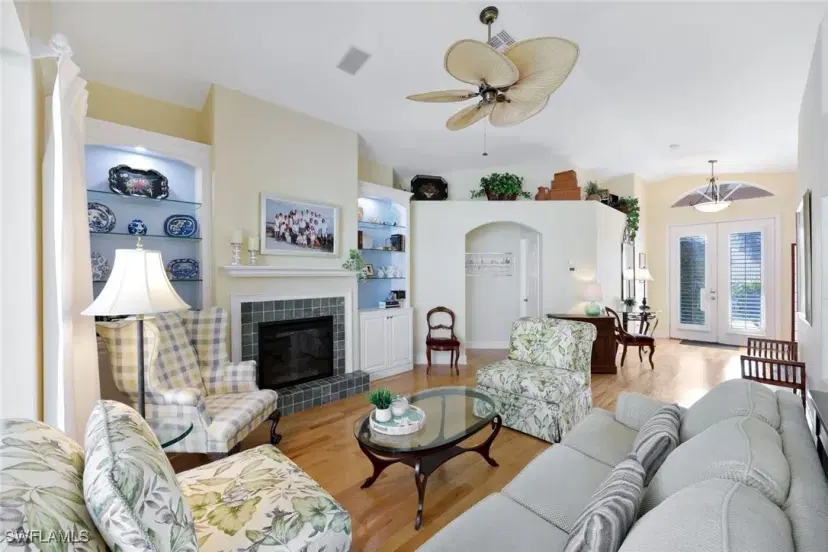 Picture of 143 Tahiti Cir, Naples FL 34113