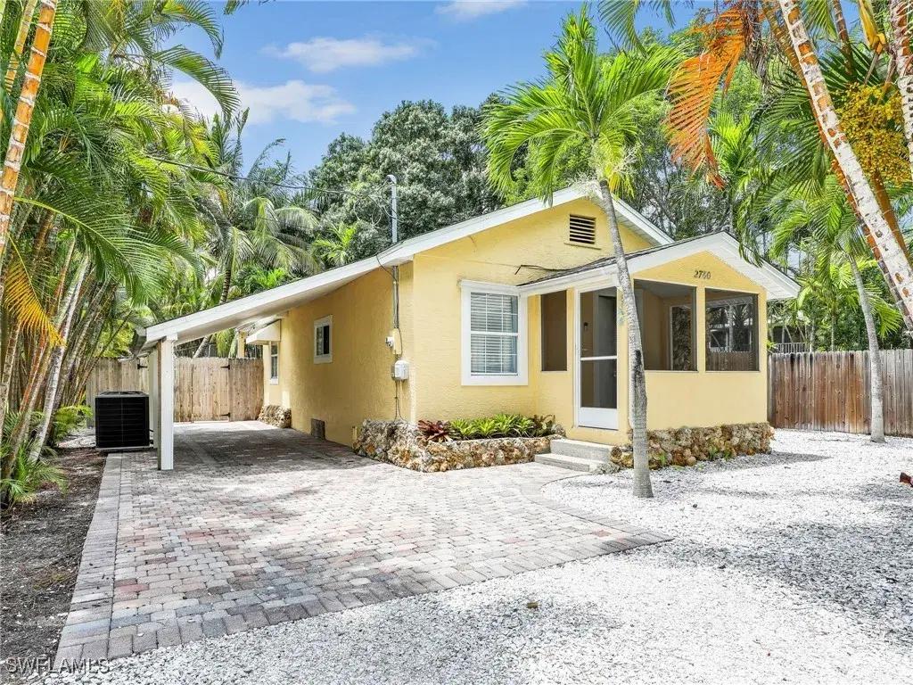 Picture of 2780 Weeks Ave, Naples, FL 34112