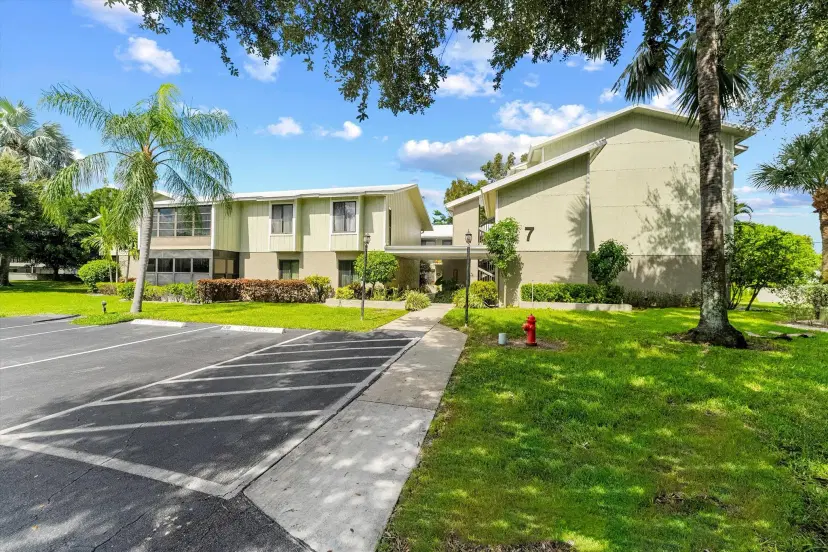 Picture of 800 NW Fork Road 7-3, Stuart FL 34994